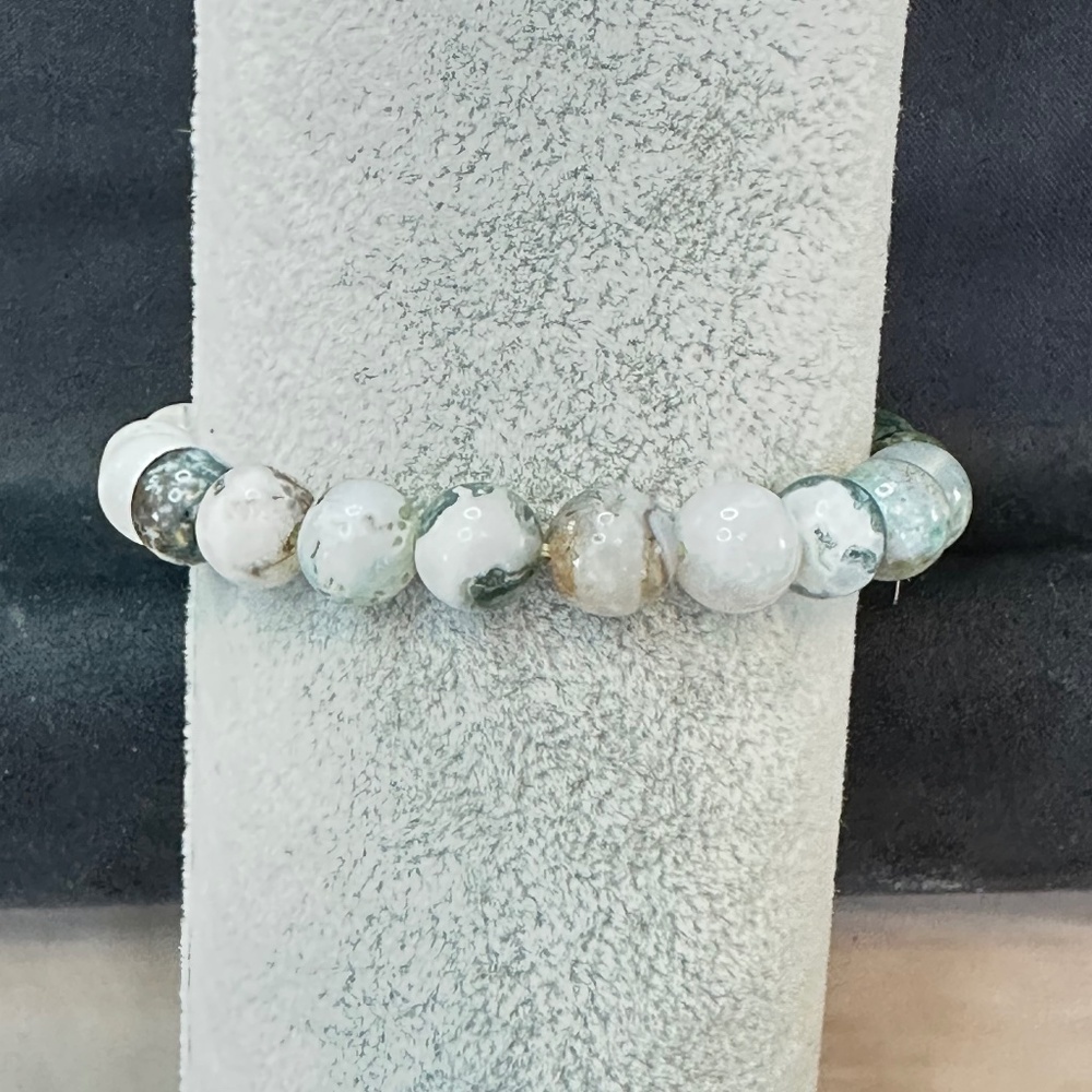 Tree Agate beaded stretchy bracelet. Multicolor stones. - Picture 5 of 16